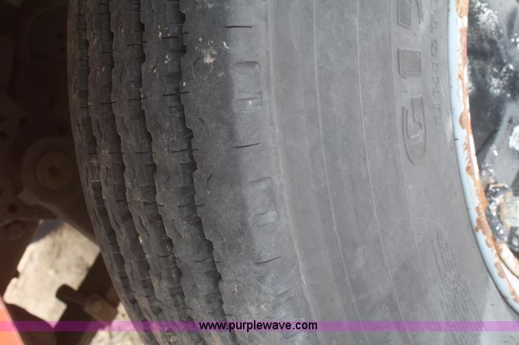 image for item G5261 1972 International FleetStar 2010 grain truck