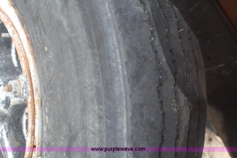 image for item G5261 1972 International FleetStar 2010 grain truck