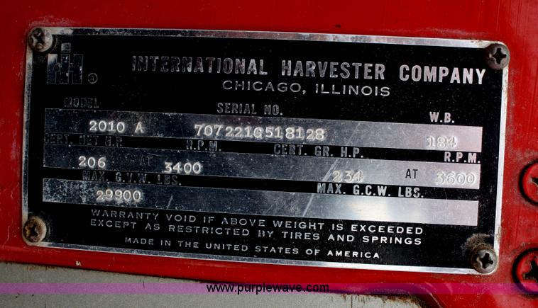 image for item G5261 1972 International FleetStar 2010 grain truck