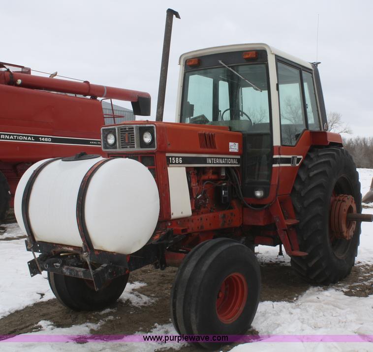 image for item G5262 1979 International 1586 tractor