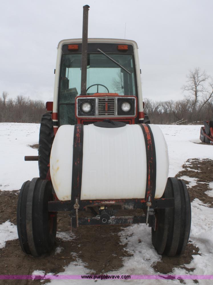 image for item G5262 1979 International 1586 tractor