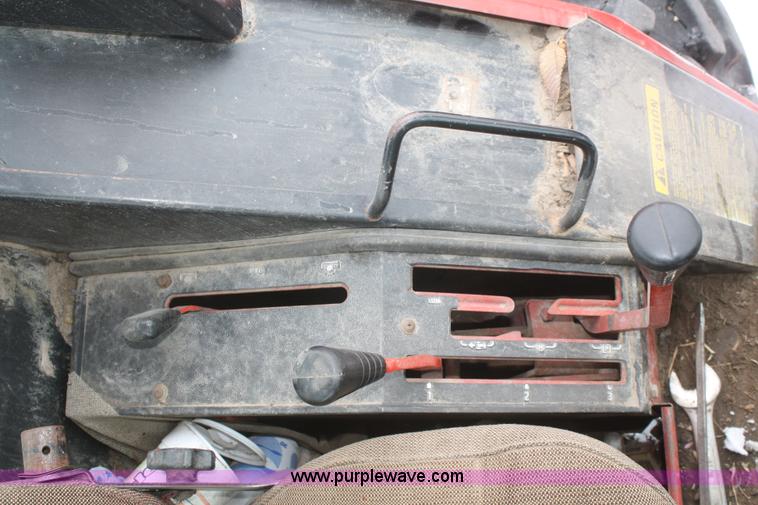 image for item G5262 1979 International 1586 tractor