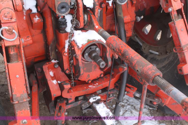 image for item G5262 1979 International 1586 tractor