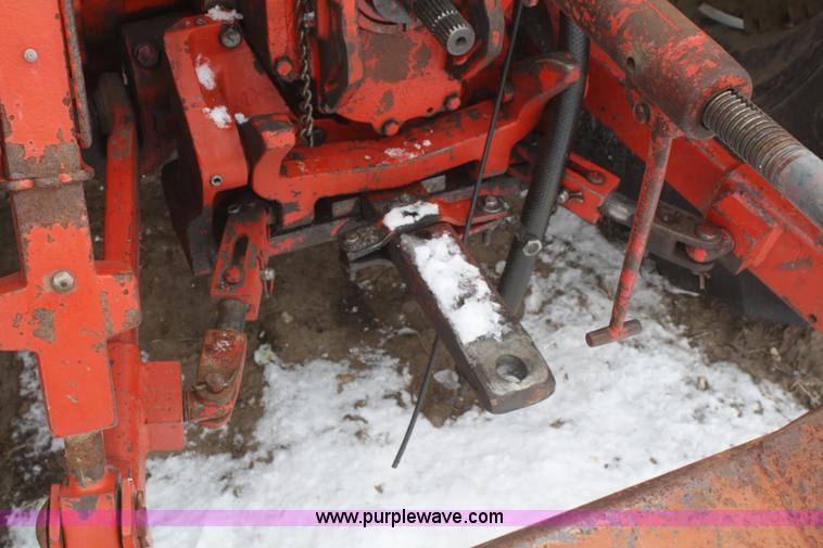 image for item G5262 1979 International 1586 tractor