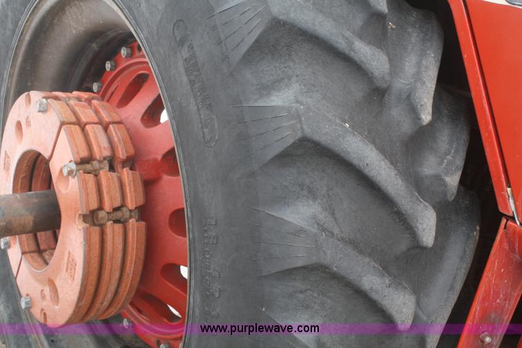 image for item G5262 1979 International 1586 tractor