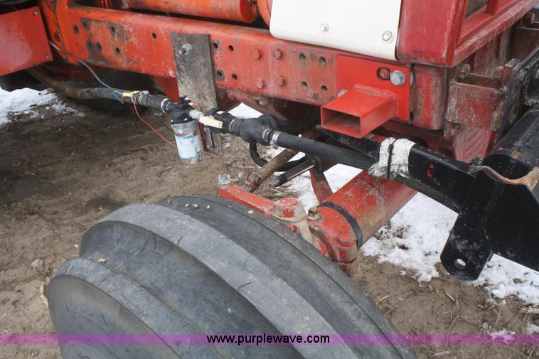 image for item G5262 1979 International 1586 tractor