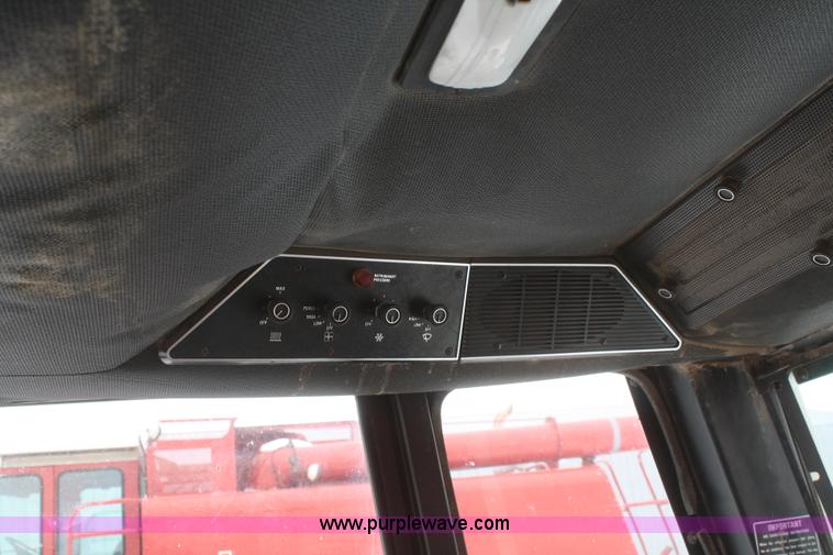 image for item G5262 1979 International 1586 tractor