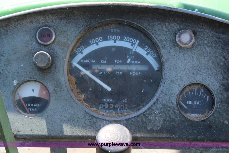 image for item G5297 1967 John Deere 3020 tractor