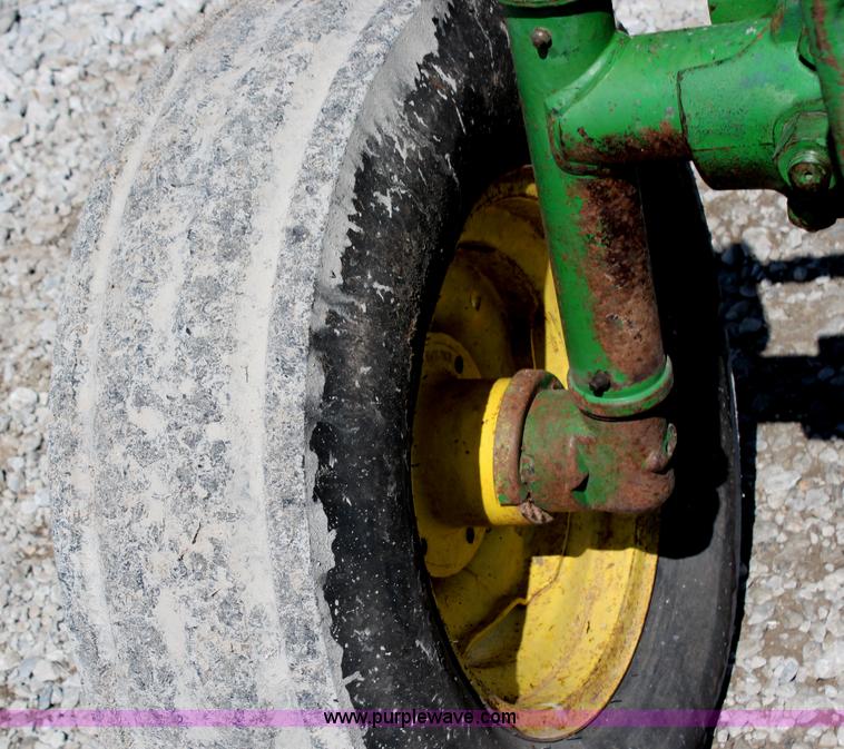 image for item G5297 1967 John Deere 3020 tractor