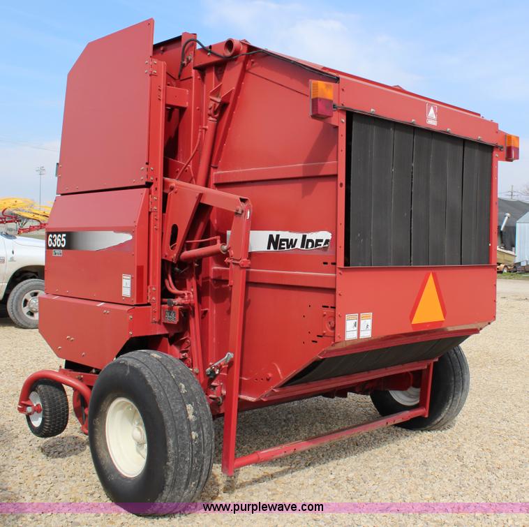 image for item G5320 2002 New Idea 6365 round baler