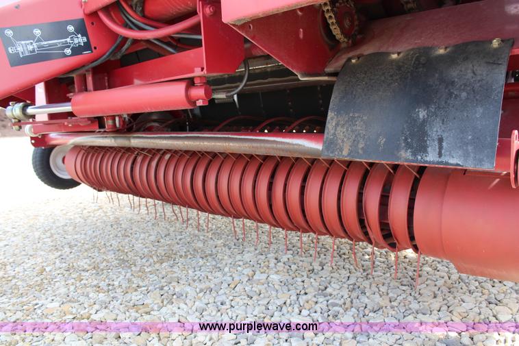 image for item G5320 2002 New Idea 6365 round baler