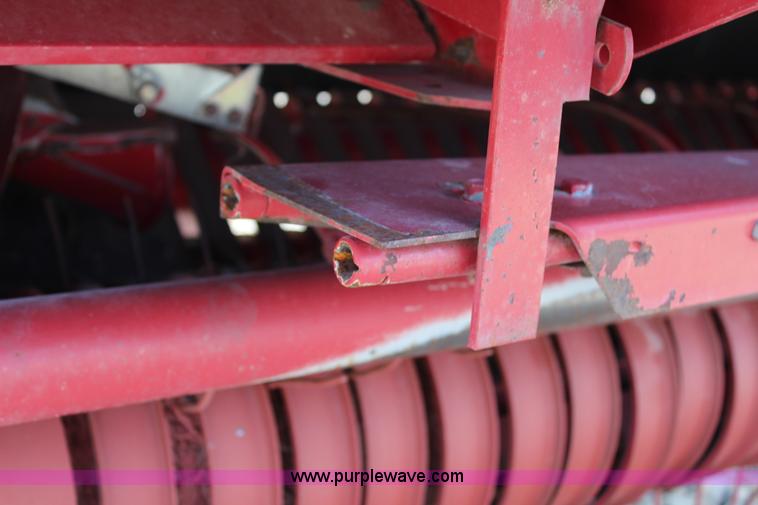 image for item G5320 2002 New Idea 6365 round baler