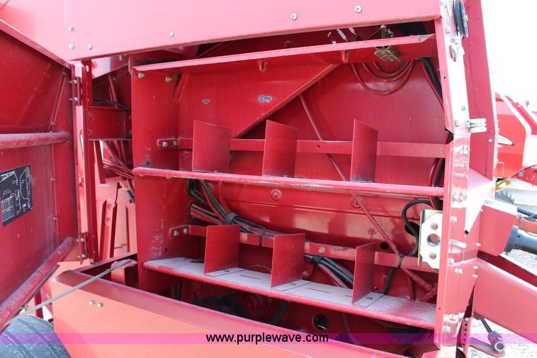 image for item G5320 2002 New Idea 6365 round baler