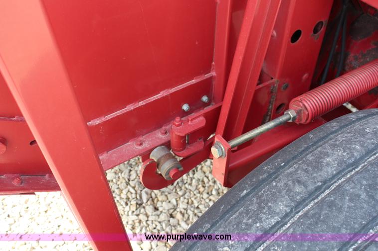 image for item G5320 2002 New Idea 6365 round baler