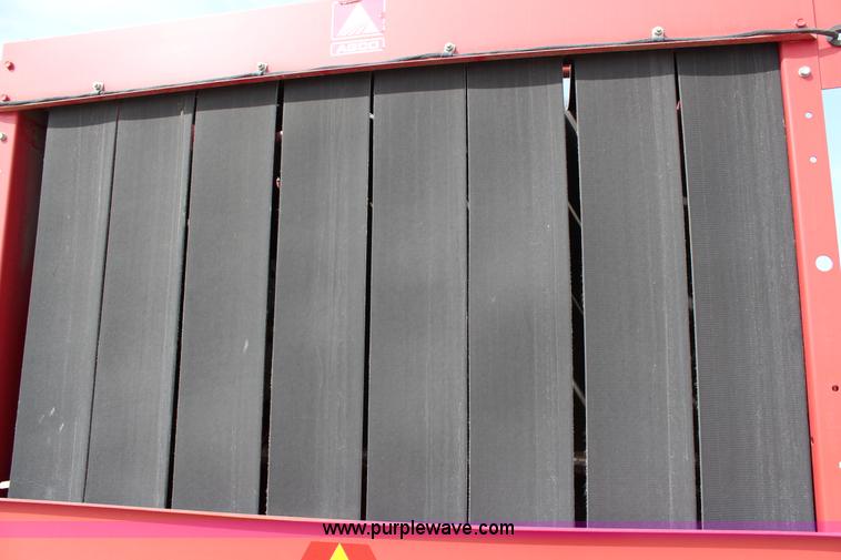 image for item G5320 2002 New Idea 6365 round baler