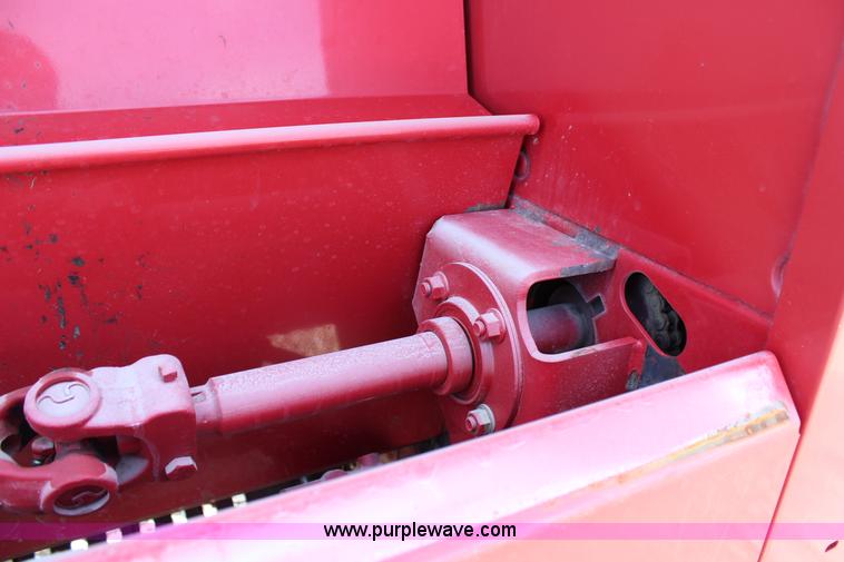 image for item G5320 2002 New Idea 6365 round baler