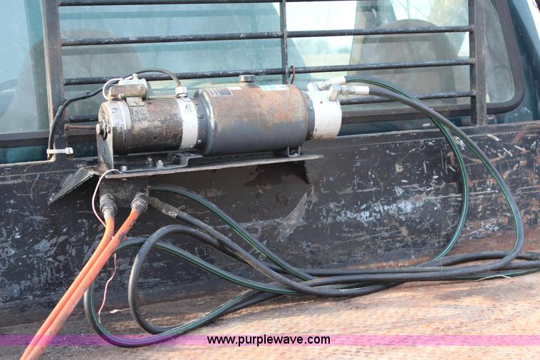 image for item G5335 1994 Ford F250 Super Duty XL flatbed pickup truck