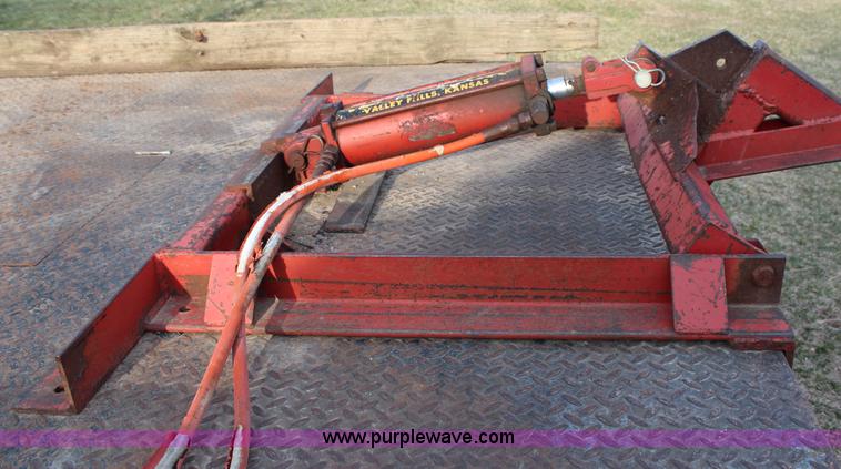 image for item G5335 1994 Ford F250 Super Duty XL flatbed pickup truck