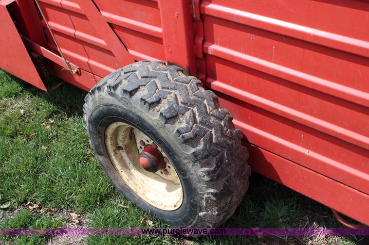 image for item G5360 Hesston Stackhand 10