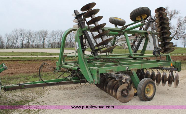 image for item G5362 John Deere 235 disk