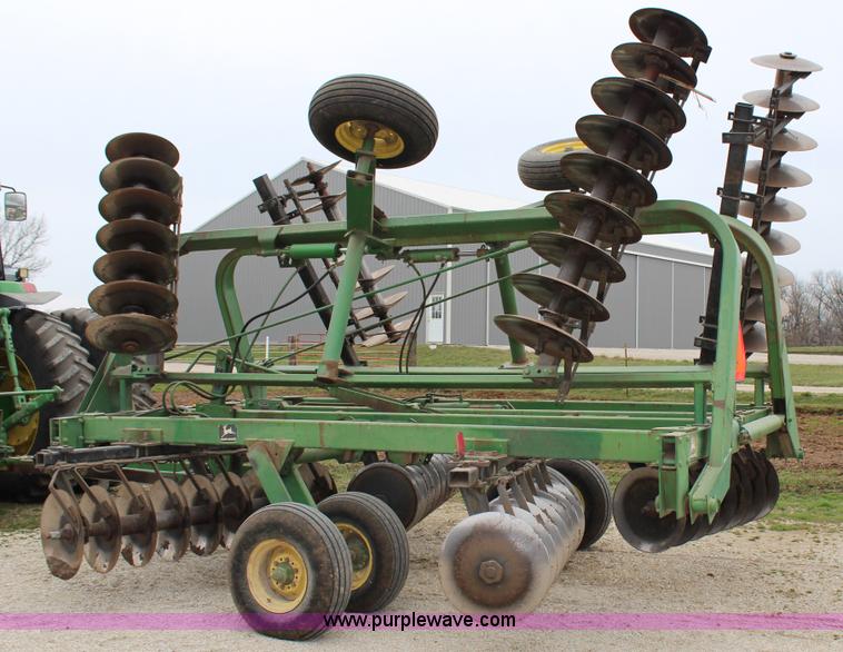 image for item G5362 John Deere 235 disk