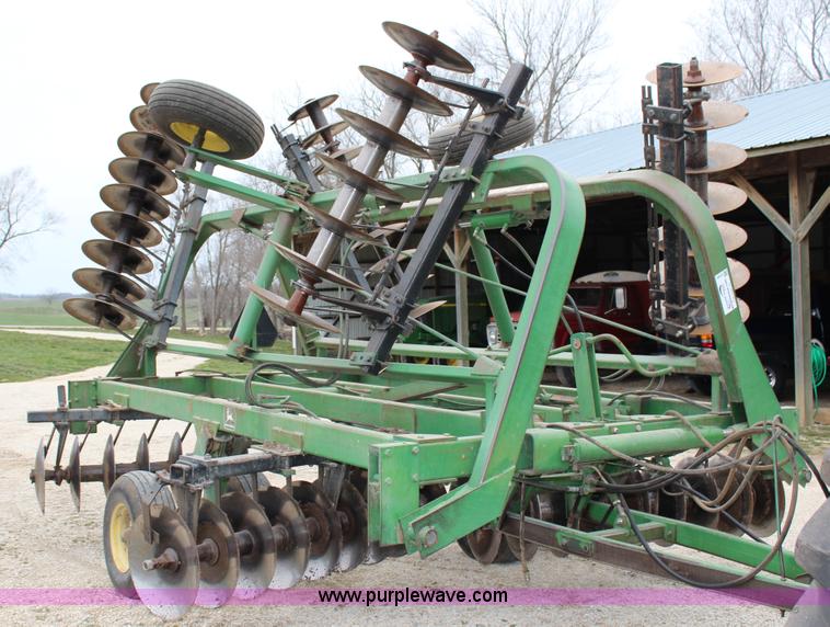 image for item G5362 John Deere 235 disk