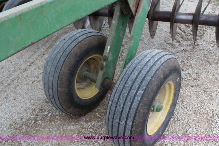 image for item G5362 John Deere 235 disk