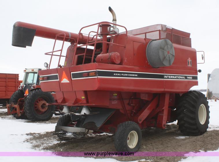 image for item G5384 1982 International 1460 Axial-Flow combine