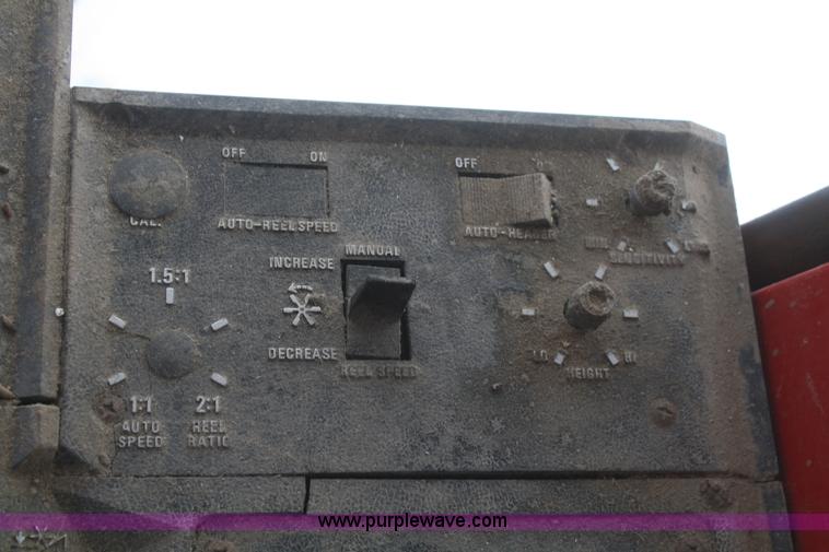 image for item G5384 1982 International 1460 Axial-Flow combine