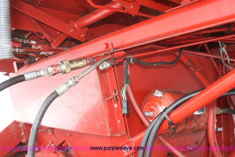 image for item G5384 1982 International 1460 Axial-Flow combine