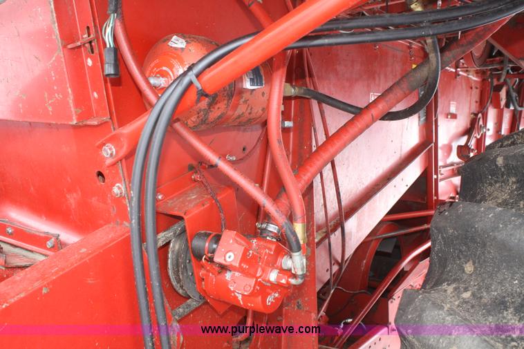 image for item G5384 1982 International 1460 Axial-Flow combine