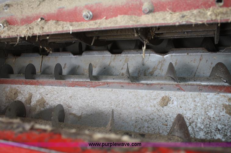 image for item G5384 1982 International 1460 Axial-Flow combine