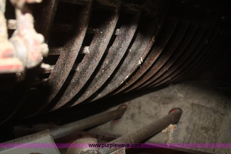 image for item G5384 1982 International 1460 Axial-Flow combine