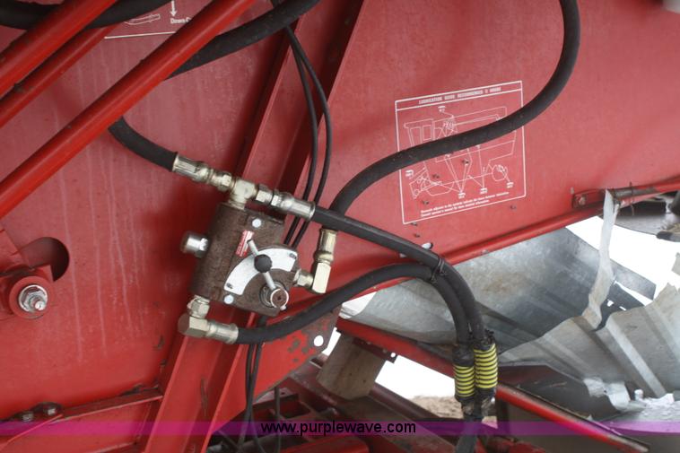 image for item G5384 1982 International 1460 Axial-Flow combine
