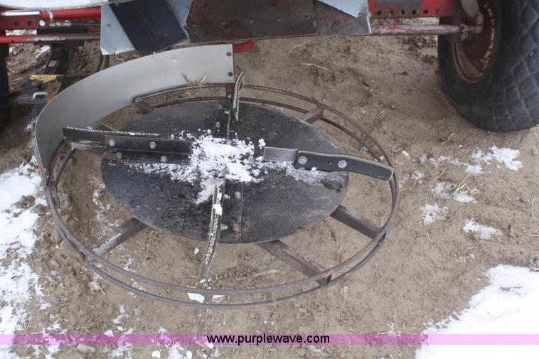 image for item G5384 1982 International 1460 Axial-Flow combine