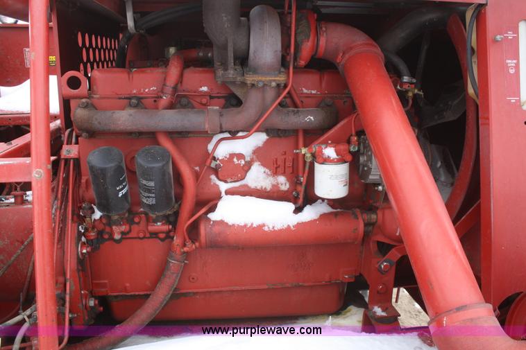 image for item G5384 1982 International 1460 Axial-Flow combine
