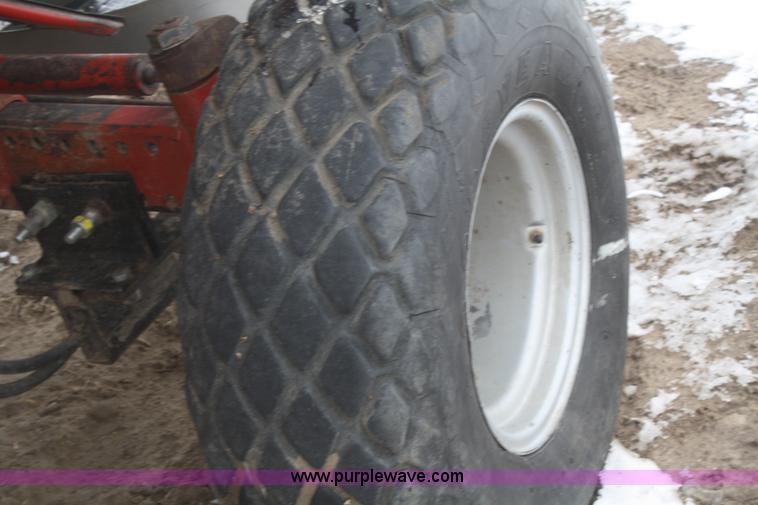 image for item G5384 1982 International 1460 Axial-Flow combine