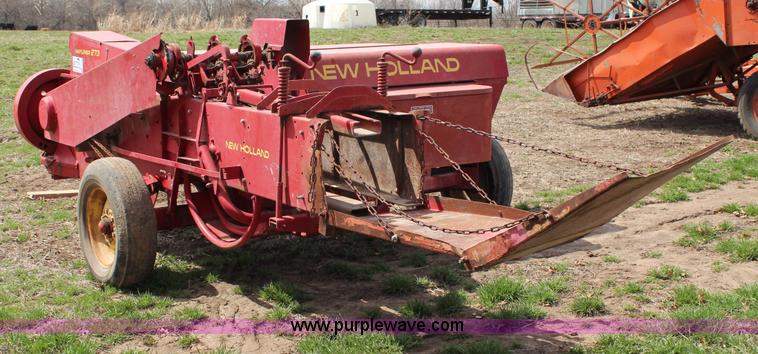 image for item G5488 New Holland 273 square baler