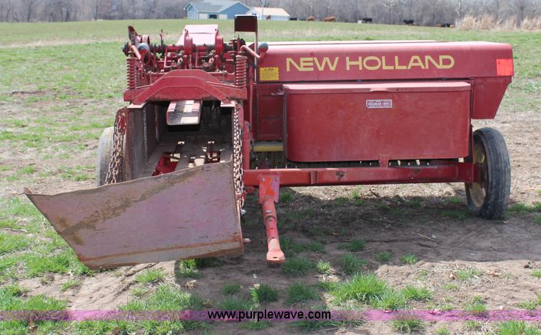image for item G5488 New Holland 273 square baler