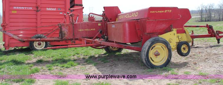 image for item G5488 New Holland 273 square baler