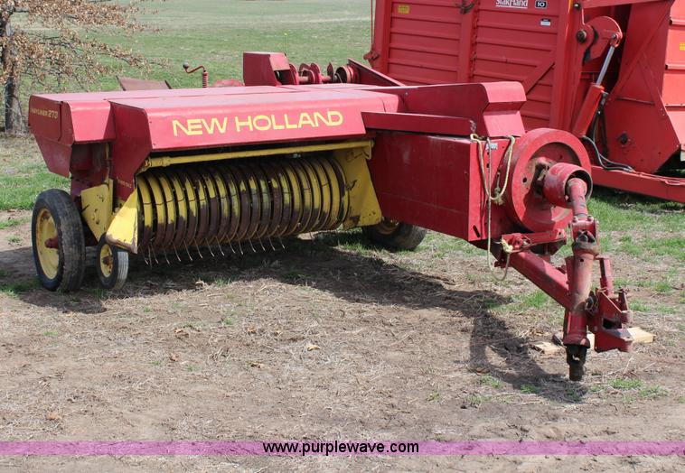 image for item G5488 New Holland 273 square baler
