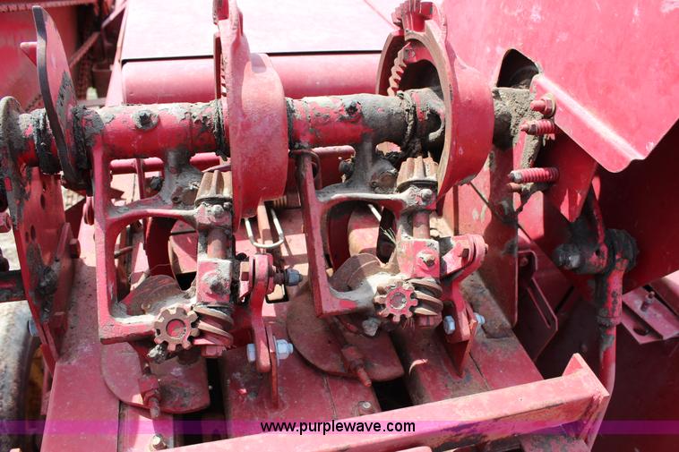 image for item G5488 New Holland 273 square baler