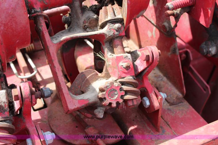 image for item G5488 New Holland 273 square baler