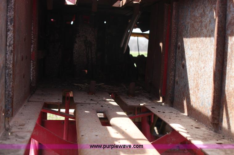 image for item G5488 New Holland 273 square baler