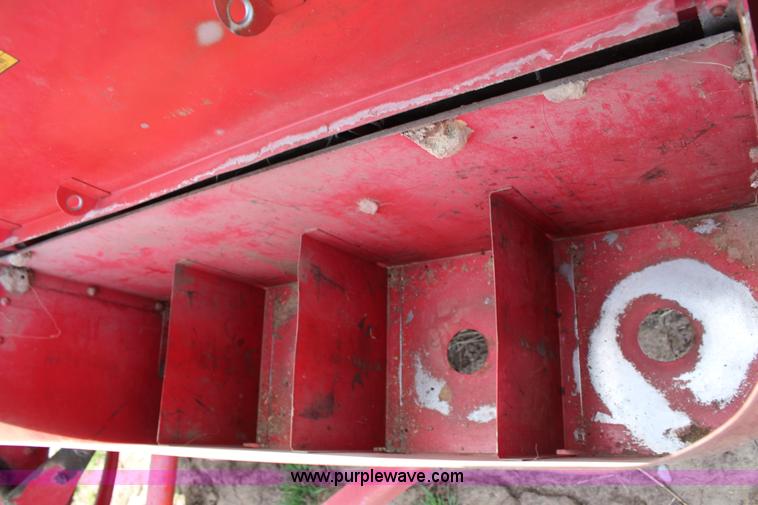 image for item G5488 New Holland 273 square baler