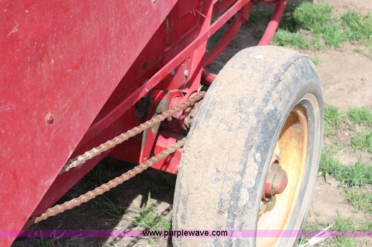 image for item G5488 New Holland 273 square baler