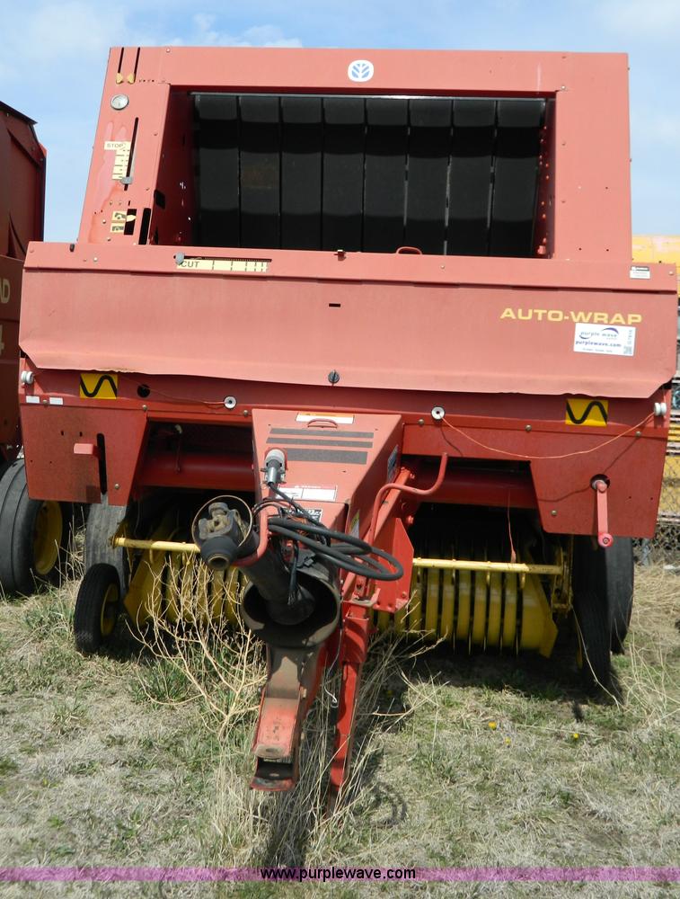 image for item G7816 1998 New Holland 664 round baler