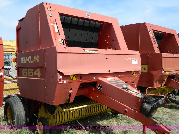 image for item G7816 1998 New Holland 664 round baler