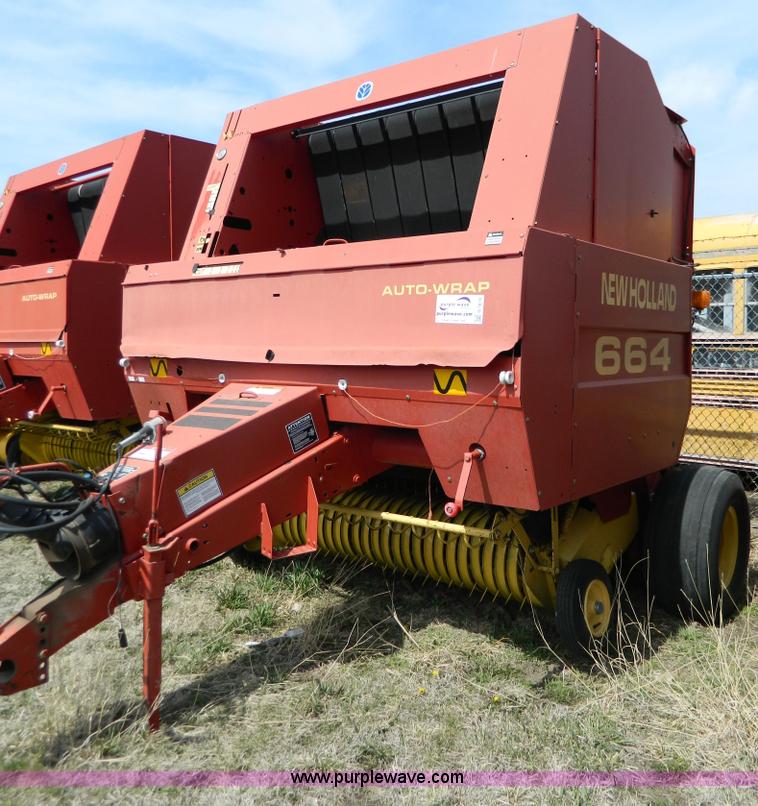 image for item G7816 1998 New Holland 664 round baler