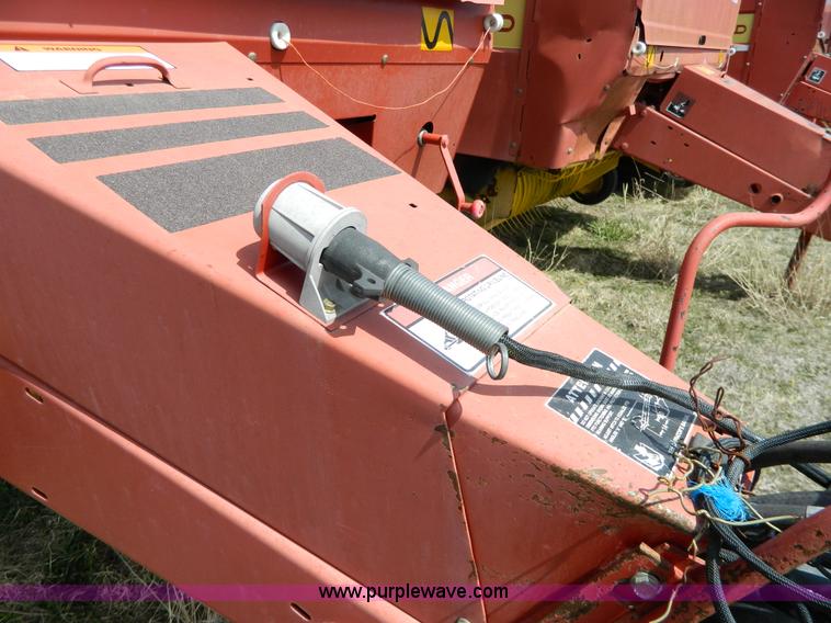 image for item G7816 1998 New Holland 664 round baler